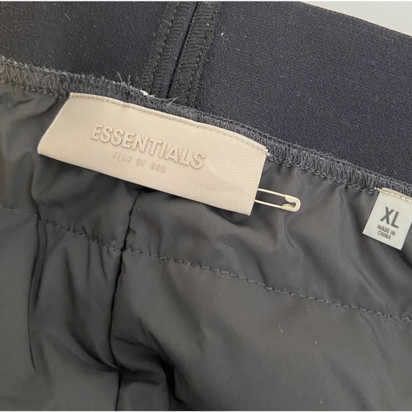 New ESSENTIALS Fear of God Black Polyester Cargo Pants size XL - Picture 6 of 9